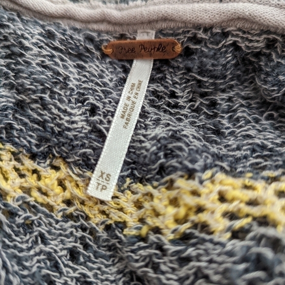 Free PEOPLE striped loose knit crochet pullover sweater life's a beach xs - Picture 8 of 11